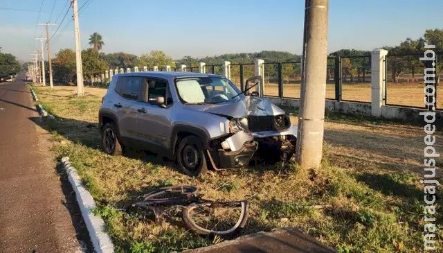 Ciclista e militar da Marinha ficam feridos em acidente entre carro e bicicleta em Corumbá