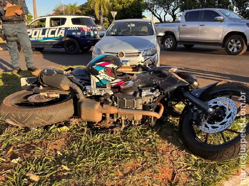 Motociclista sofre fratura na perna após ser arremessada em batida com carro em Ivinhema