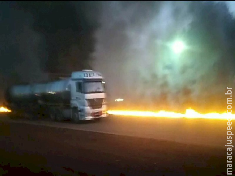 Explosão de válvula de caminhão fez gasolina e fogo se espalharem por 2 km em Campo Grande