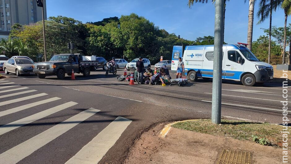 Motociclista e passageira ficam feridos em acidente na Avenida Mato Grosso