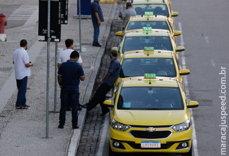 Projeto reduz Imposto de Renda para transporte autônomo de passageiros