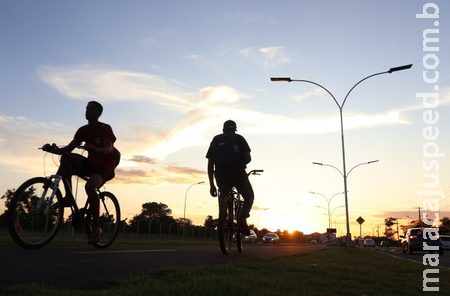 Sexta-feira registra temperaturas acima da média e sol é destaque na previsão para o Estado