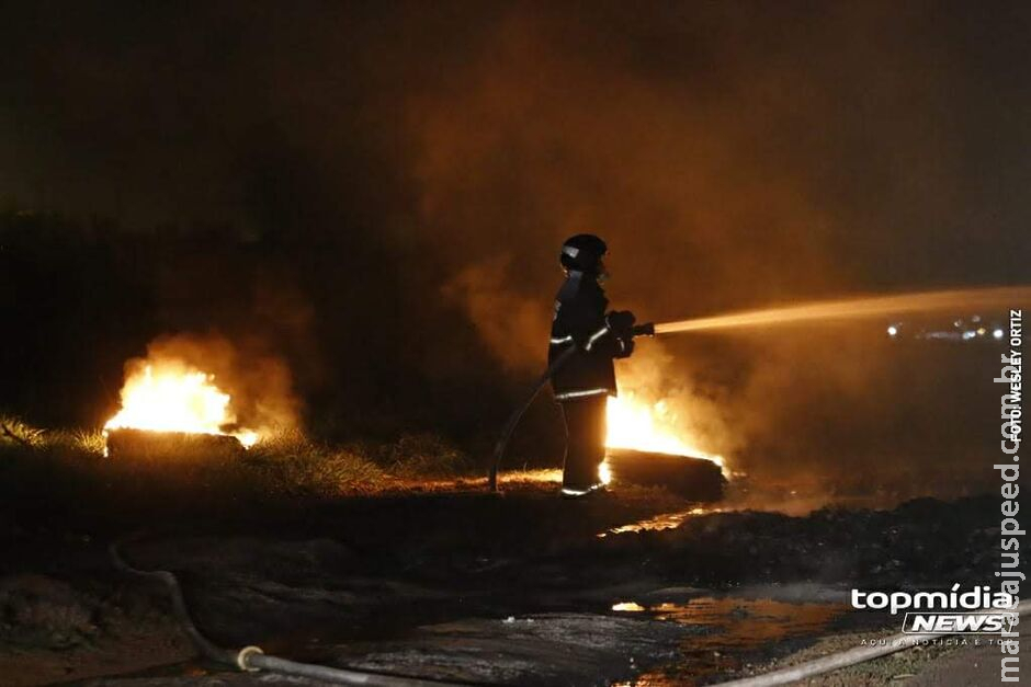 Comércio pega fogo e bombeiros encontram corpo carbonizado no Núcleo Industrial