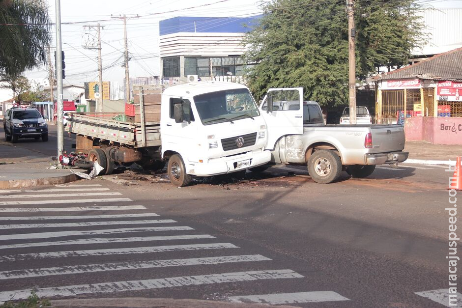 Motorista de caminhonete que causou acidente na Av. das Bandeiras estaria embriagado