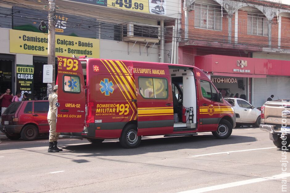 Pintores se atrapalham e caem de 3 metros no Centro de Campo Grande