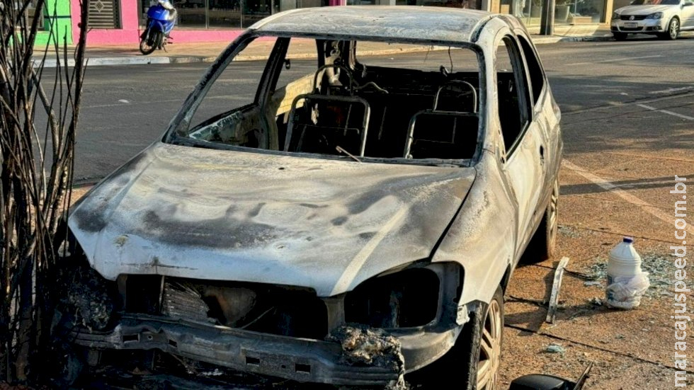 Suspeita de incendiar carro de ex-marido em Nova Andradina teve 40% do corpo queimad