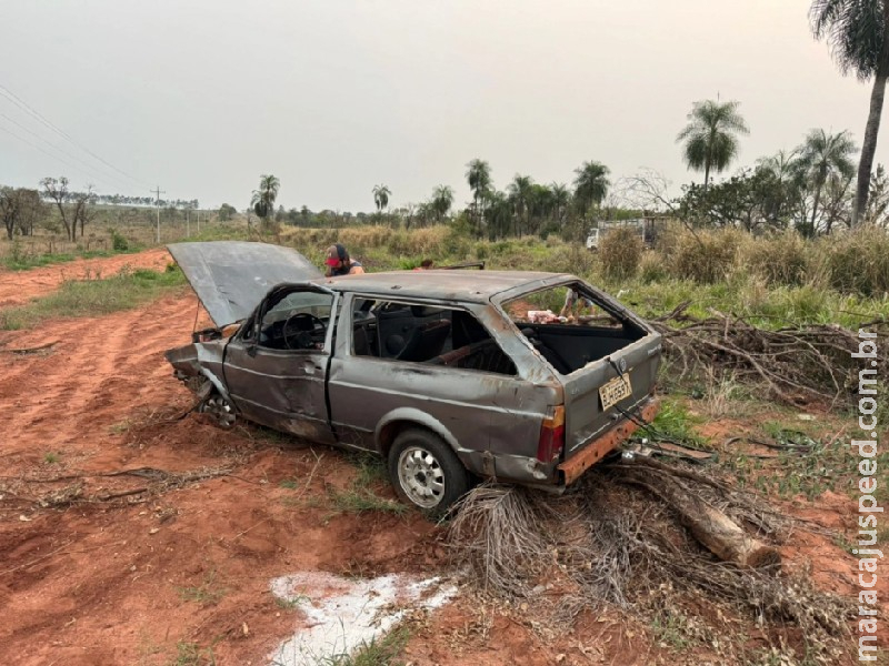 Carro capota e deixa dois gravemente feridos na MS-134, entre Nova Andradina e Nova Casa Verde