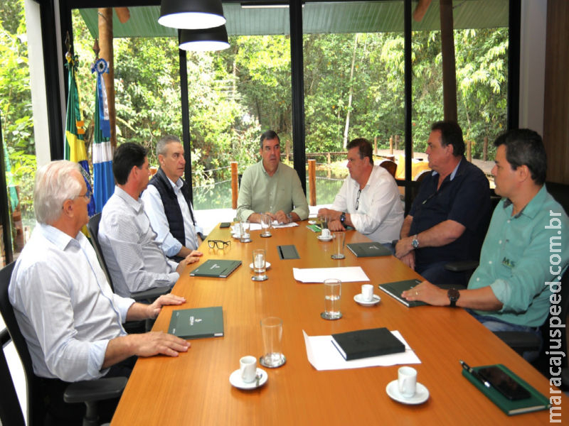 Estudo de Viabilidade Econômica de Soja/Milho é entregue por produtores e lideranças de Maracaju ao Governador do Estado