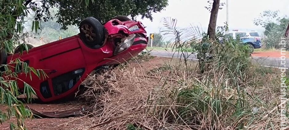 Motorista capota picape e abadona veículo na MS-276, em Anaurilândia