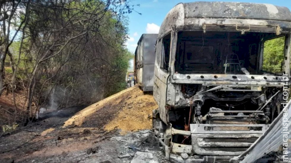  Carreta carregada com soja é destruída por fogo na MS-395 em Brasilândia