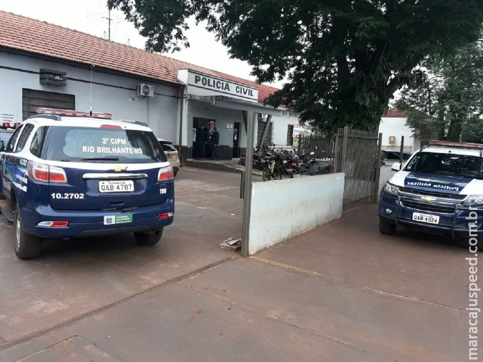 Ex-marido tenta invadir casa e mulher se salva em base da PM em Rio Brilhante