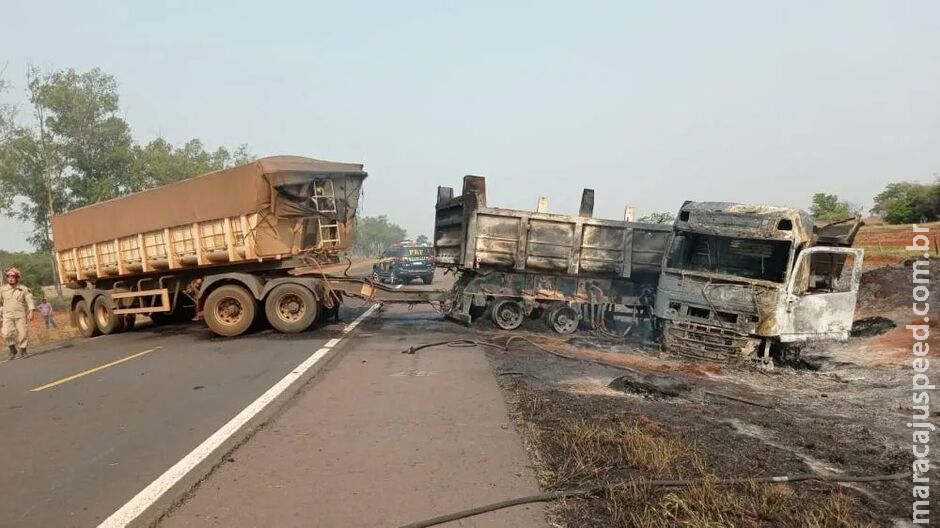 Motorista de carreta incendiada saiu ileso de acidente na BR-267, em Bataguassu