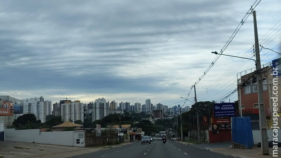 Semana começa nublada e com chances de chuva em todo MS