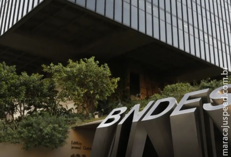 Crédito do BNDES para micro, pequenas e médias empresa sobe 46% no ano