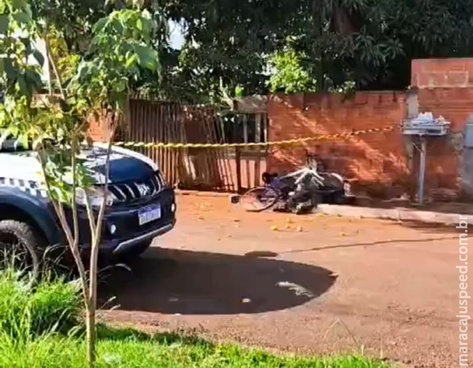 Homem é achado morto em calçada e com ferimentos na cabeça em Dourados