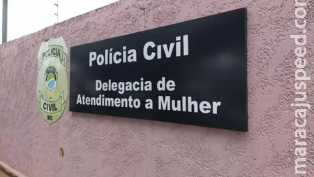 Homem é preso por agredir esposa e ser flagrado com armas