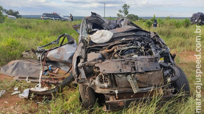 Capotamento mata dois homens na BR-060, em Paraíso das Águas