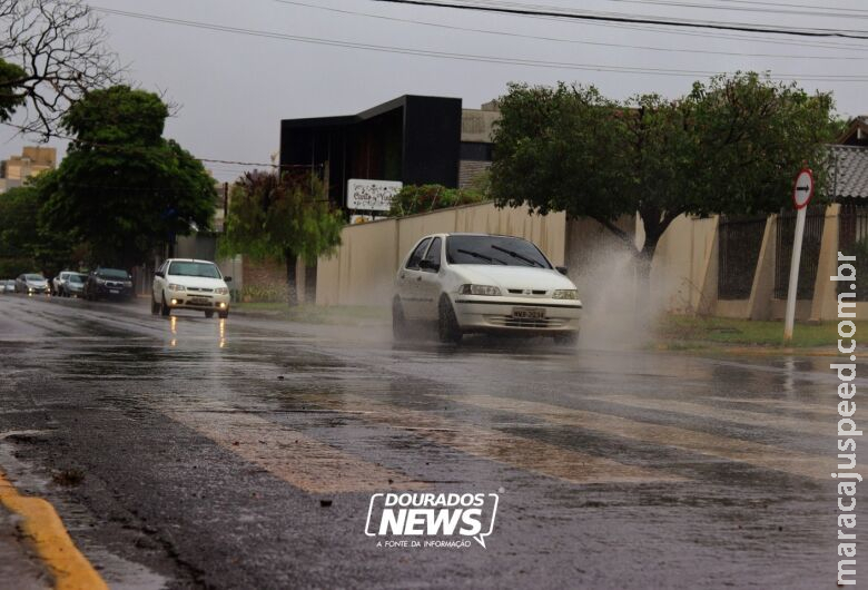 Inmet coloca Dourados e parte de MS em alerta de chuvas intensas até o sábado