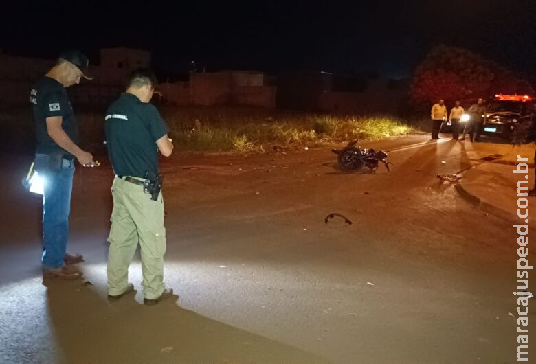 Jovem morre em acidente após ser atingido por carro; motorista foge do local