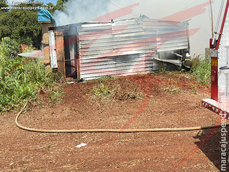 Maracaju: Corpo de Bombeiros atendem ocorrência de incêndio em barracão