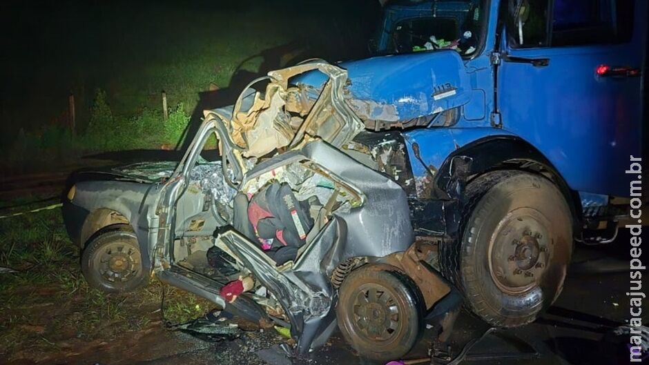 Morrem mais dois familiares em acidente entre carro e caminhão em Cassilândia