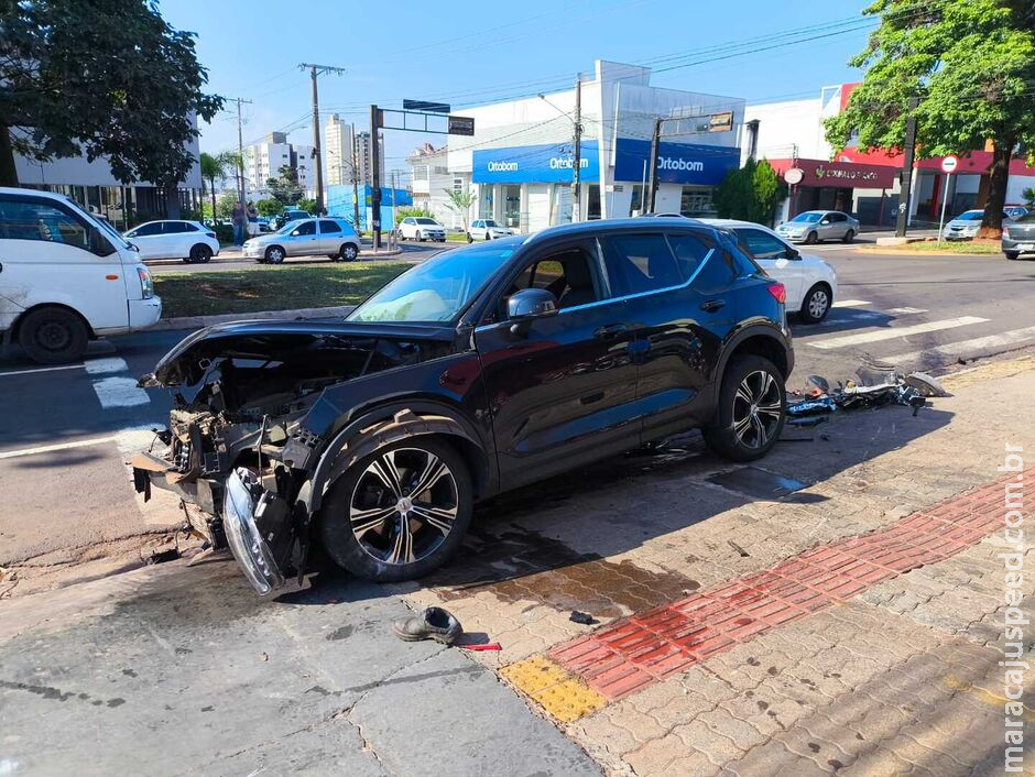 Motociclista é atingido por carro e fica gravemente ferido na Avenida Mato Grosso