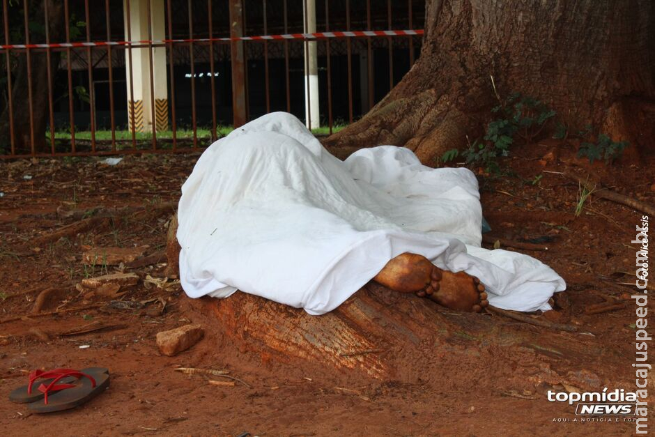 Homem sai de UPA e morre ao lado do Parque Jaques da Luz, nas Moreninhas