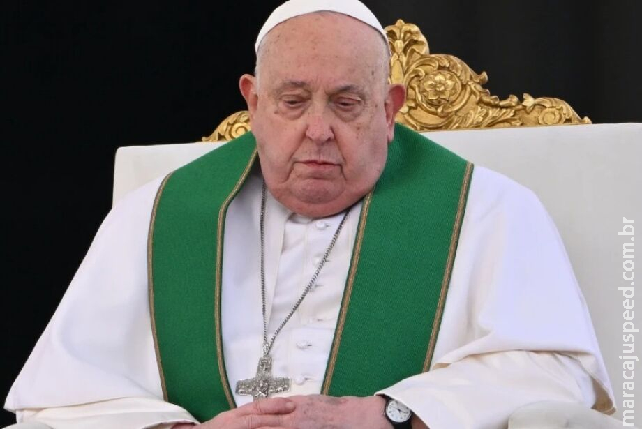 Papa Francisco tem noite tranquila, mas segue em estado crítico, diz Vaticano